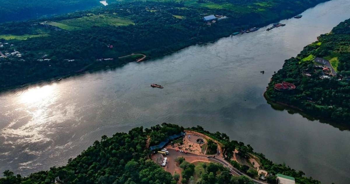 vista aérea Triple Frontera Argentina Paraguay Brasil